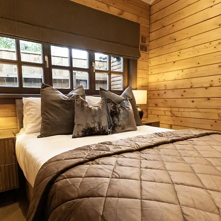 St Hildas Complex 5*