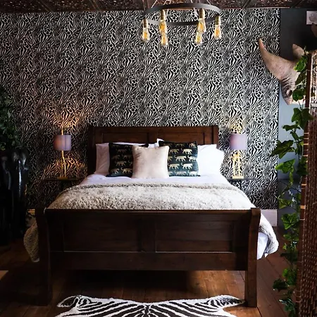 St Hildas Complex מלון 5*