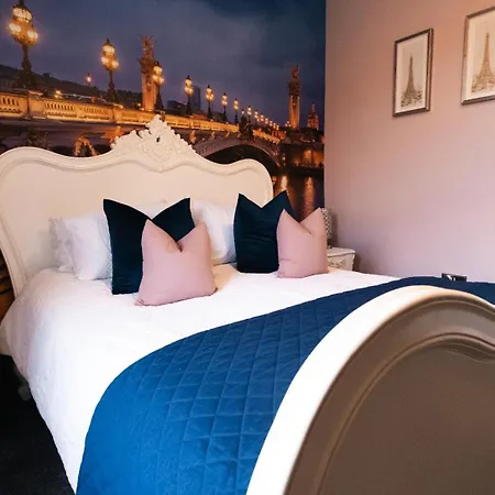 St Hildas Complex 5*