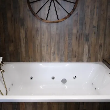 St Hildas Complex מלון Hinderwell